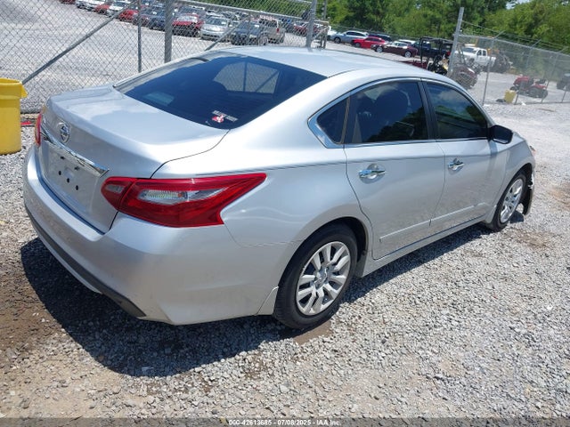 1N4AL3AP9JC235186 Nissan 2018
