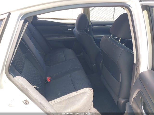 1N4AL3AP9JC235186 Nissan 2018