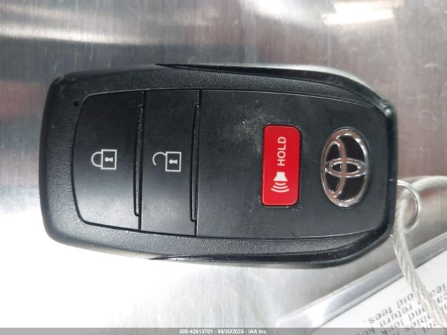 2024 TOYOTA PRIUS JTDACAAU1R3027433 Photo 10