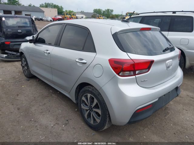 2023 KIA RIO 5-DOOR 3KPA25AD4PE511693 Photo 2