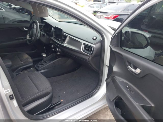 2023 KIA RIO 5-DOOR 3KPA25AD4PE511693 Photo 4