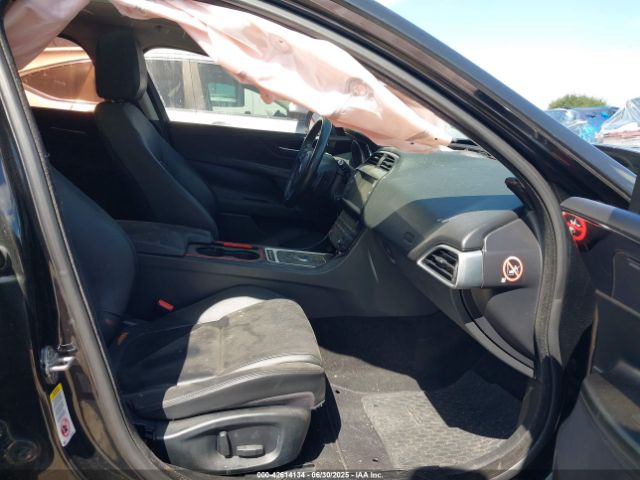 2017 JAGUAR XE SAJAD4BNXHA957204 Photo 4