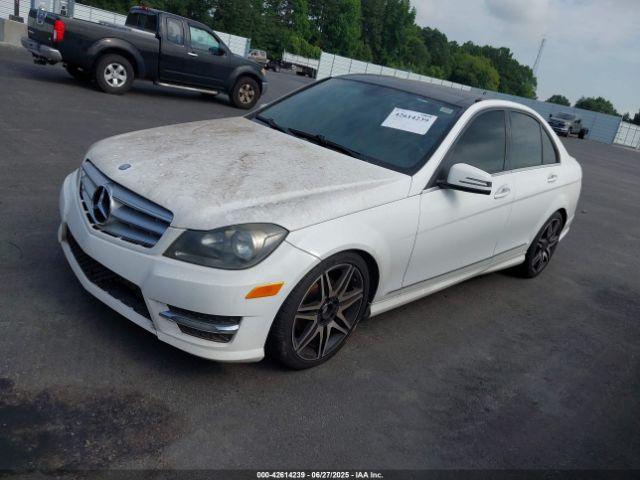 2013 MERCEDES-BENZ C 250 WDDGF4HB8DR268179 Photo 1