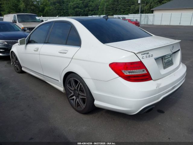 2013 MERCEDES-BENZ C 250 WDDGF4HB8DR268179 Photo 2