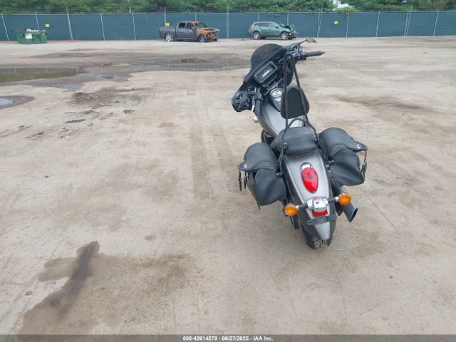 Kawasaki Vulcan 900 2018 JKAVN2B14JA094396 Image 3