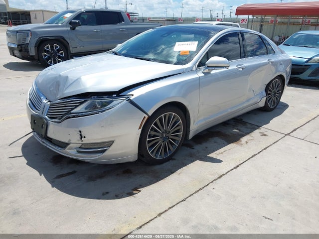 Lincoln 2016 2016 3LN6L2LU6GR628260 Image 2