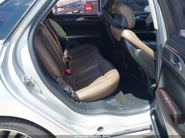 Lincoln 2016 2016 3LN6L2LU6GR628260 Image 8