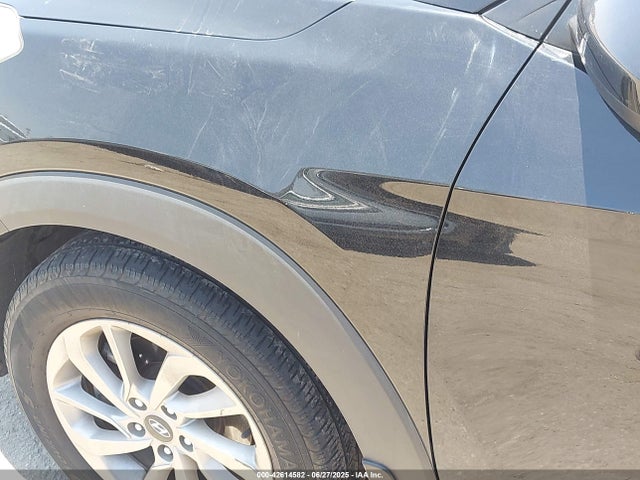 KM8J23A41HU381102 Hyundai TUCSON SE
