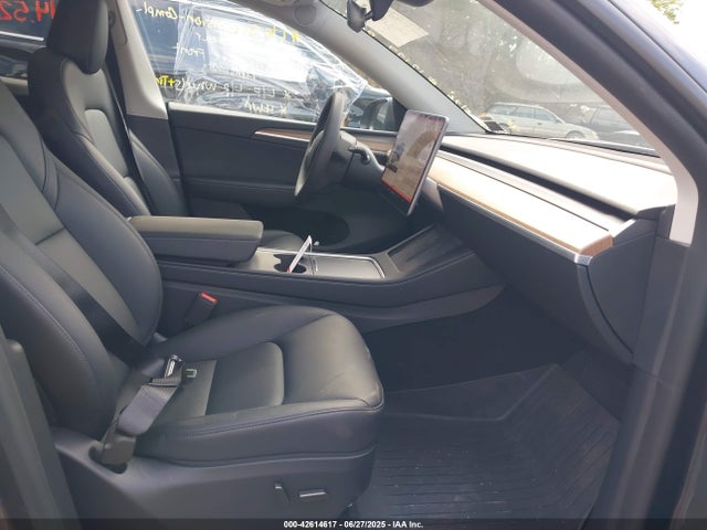 2025 TESLA MODEL Y 7SAYGDED0SA379085 Photo 4