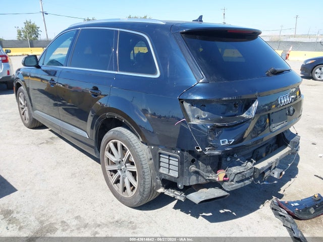 2018 AUDI Q7 WA1LAAF77JD014194 Photo 2
