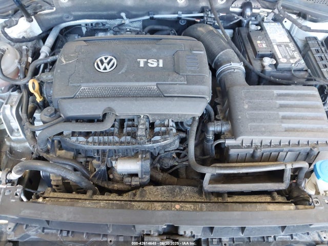 3VWH17AU3JM756329 Volkswagen 2018