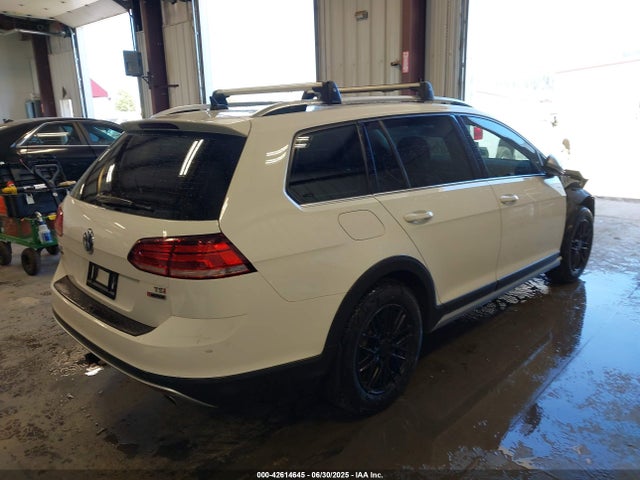 3VWH17AU3JM756329 Volkswagen 2018