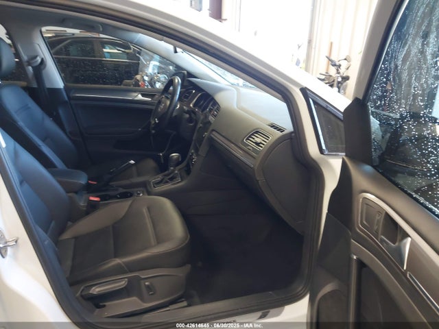 3VWH17AU3JM756329 Volkswagen 2018
