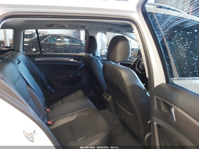 3VWH17AU3JM756329 Volkswagen 2018