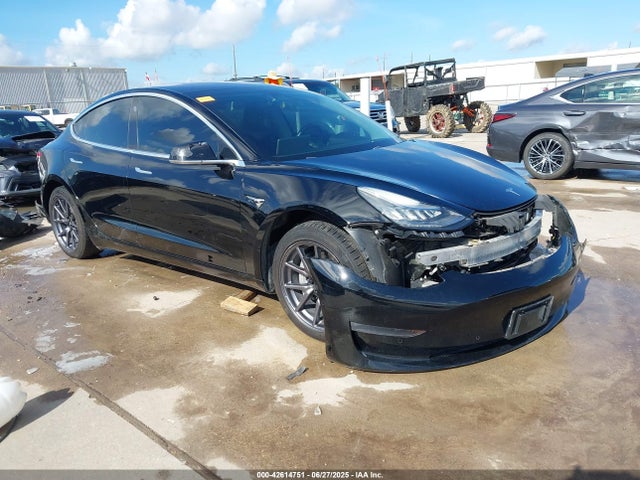 2018 TESLA MODEL 3 5YJ3E1EB2JF118956 Photo 0