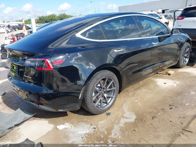 2018 TESLA MODEL 3 5YJ3E1EB2JF118956 Photo 3