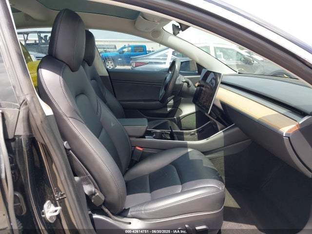 2018 TESLA MODEL 3 5YJ3E1EB2JF118956 Photo 4