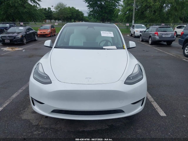 7SAYGAEE5PF660381 Tesla Model Y