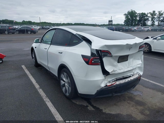 2023 TESLA MODEL Y 7SAYGAEE5PF660381 Photo 2