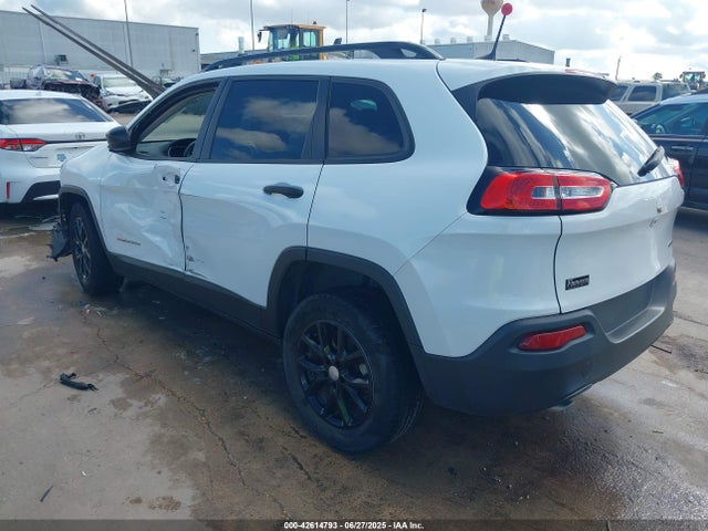 1C4PJLAB5HW669175 Jeep Cherokee