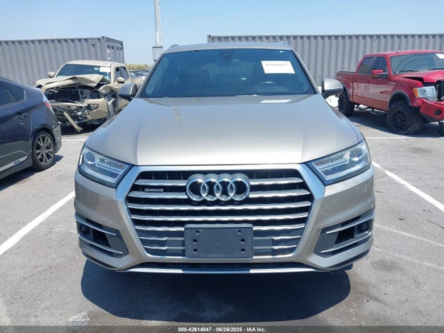 WA1LAAF79HD033100 Audi 2017