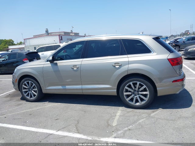 WA1LAAF79HD033100 Audi 2017