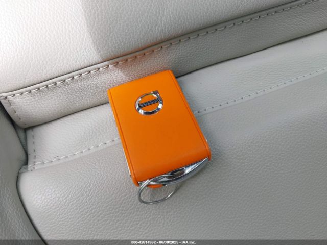 2023 VOLVO XC40 YV4L12UN2P2099041 Photo 10