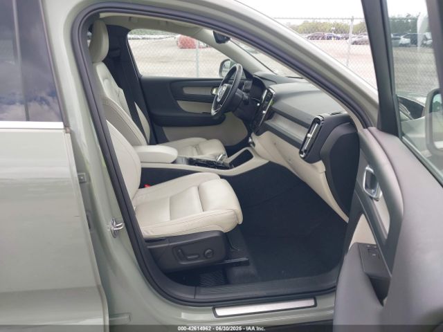 2023 VOLVO XC40 YV4L12UN2P2099041 Photo 4