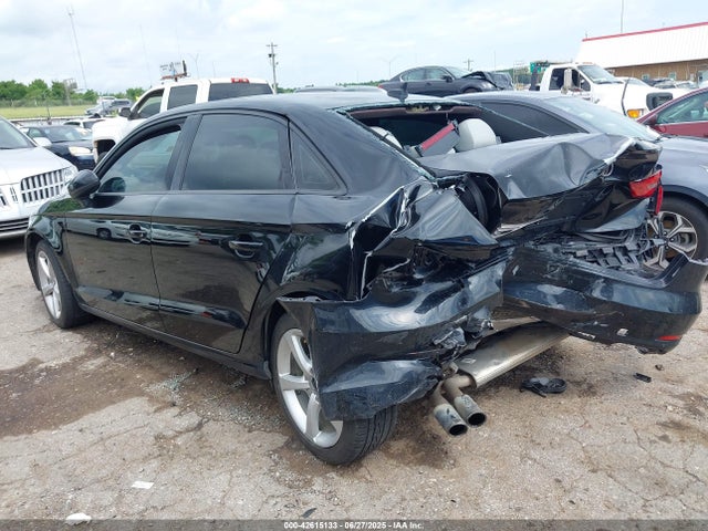 2015 AUDI A3 WAUACGFF9F1135963 Photo 2