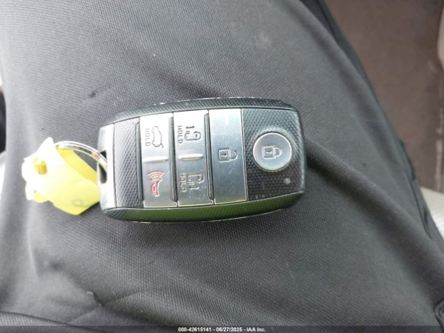 KNDMB5C15H6247892 KIA 2017