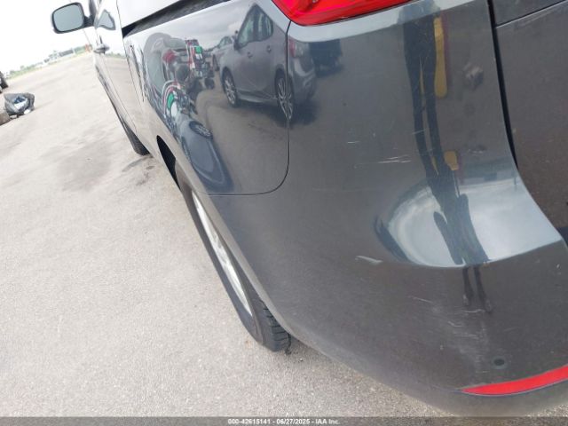 KNDMB5C15H6247892 KIA 2017