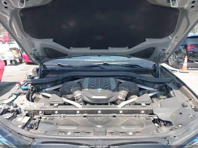 5UXCX6C06N9K18629 BMW X7