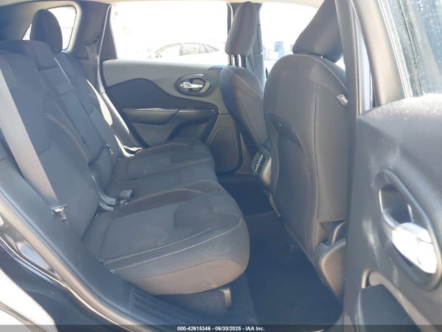 1C4PJLCB0FW790917 Jeep 2015