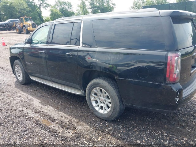 2015 GMC YUKON XL 1500 1GKS2HKC4FR253985 Photo 2