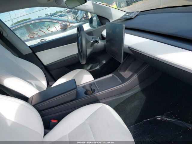 2021 TESLA MODEL Y 5YJYGDEE8MF187196 Photo 4