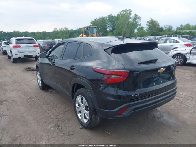 2024 CHEVROLET TRAX KL77LFE21RC231873 Photo 2