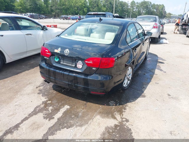 3VWD17AJ6EM386018 Volkswagen 2014
