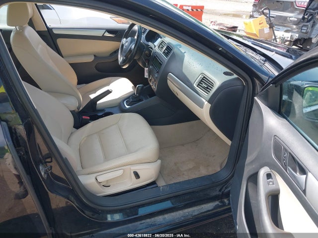 3VWD17AJ6EM386018 Volkswagen 2014