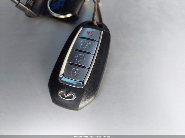 JN1EV7ARXLM255588 Infiniti 2020