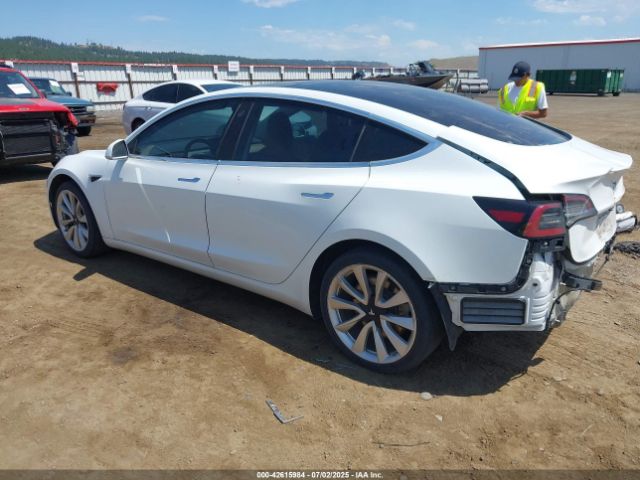 2018 TESLA MODEL 3 5YJ3E1EAXJF053717 Photo 2