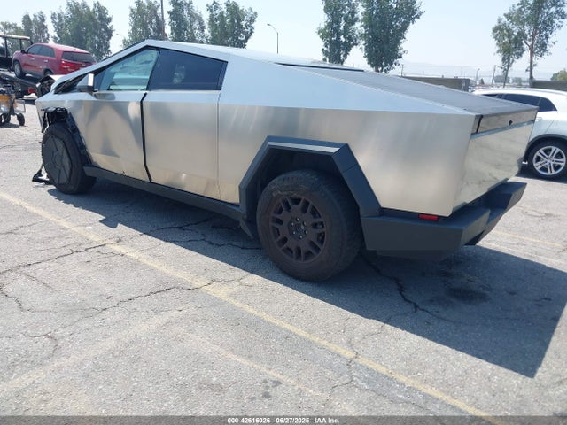 2024 TESLA CYBERTRUCK 7G2CEHED6RA026362 Photo 2