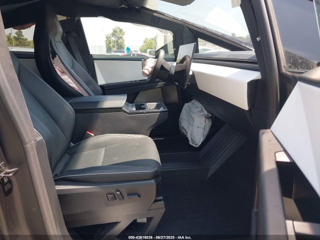 2024 TESLA CYBERTRUCK 7G2CEHED6RA026362 Photo 4