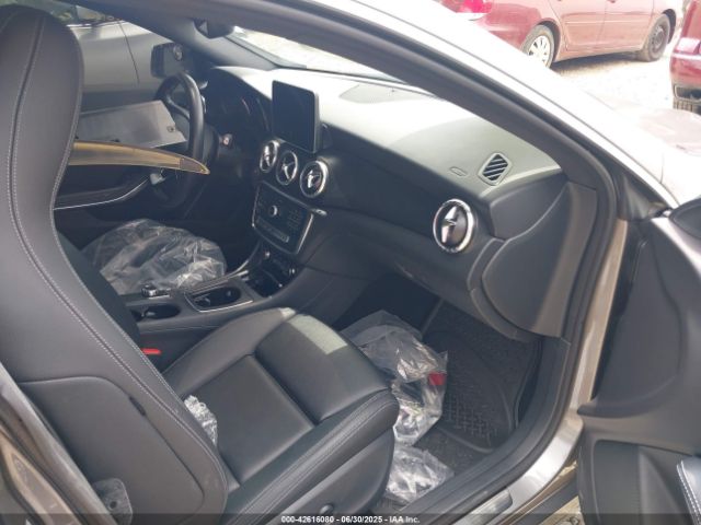 2018 MERCEDES-BENZ CLA 250 WDDSJ4GB0JN667469 Photo 4