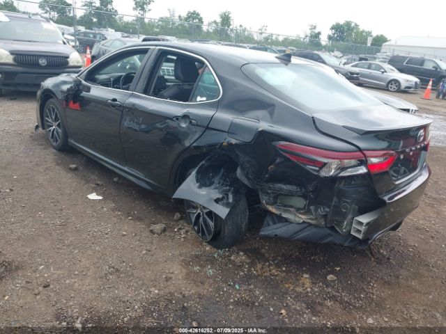 2021 TOYOTA CAMRY 4T1G11AK3MU454884 Photo 2