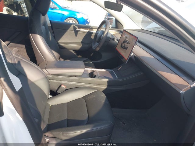 2023 TESLA MODEL Y 7SAYGDEE9PA087029 Photo 4