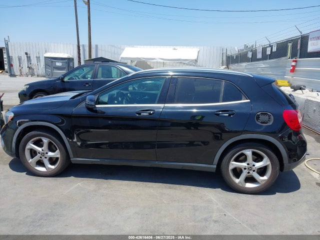Mercedes-Benz m270 2019 WDCTG4EB6KU009852 Image 14