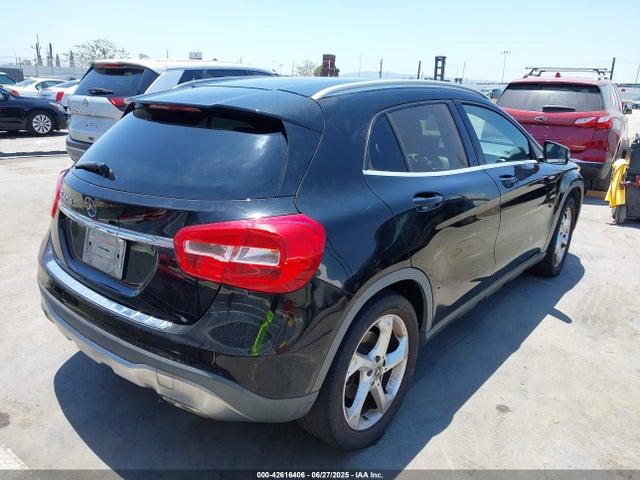 Mercedes-Benz m270 2019 WDCTG4EB6KU009852 Image 4