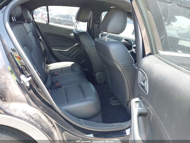 Mercedes-Benz m270 2019 WDCTG4EB6KU009852 Image 8