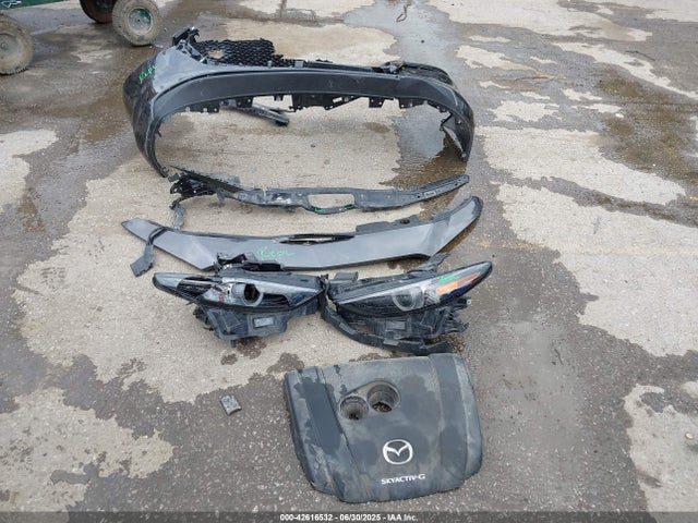 42616532 :رقم المزاد ، JM1BPAML9N1512260 vin ، 2022 Mazda Mazda3 Premium مزاد بيع