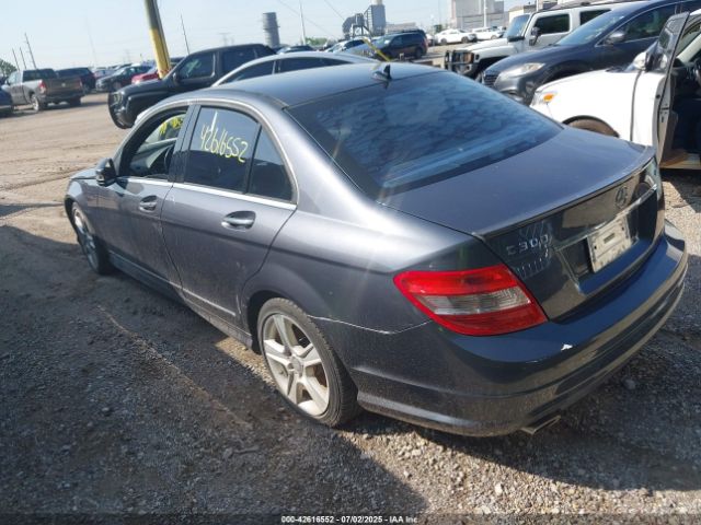 2011 MERCEDES-BENZ C 300 WDDGF8BB4BR163880 Photo 2